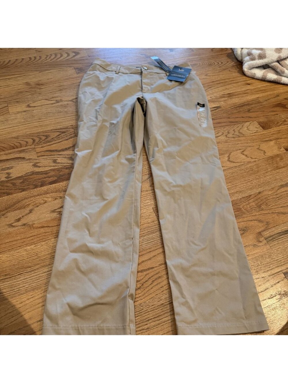 Lee Relaxed Fit Straight Leg Mid Rise Wrinkle Free Tan Womens Pants New 12